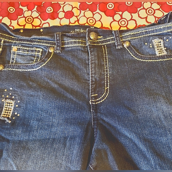 {Style & Co} Dark Wash Jeans☆Distressed☆Embellished☆ Size 10 - Picture 2 of 13